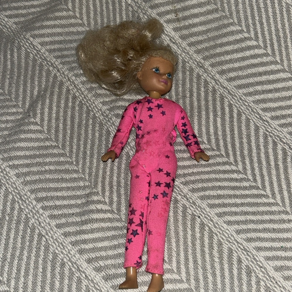 1995 Gymnast Stacie Doll Little Sister of Barbie Fully Jointed Mattel D1